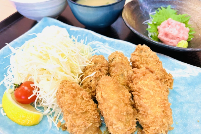牡蠣フライ定食(刺身付き)